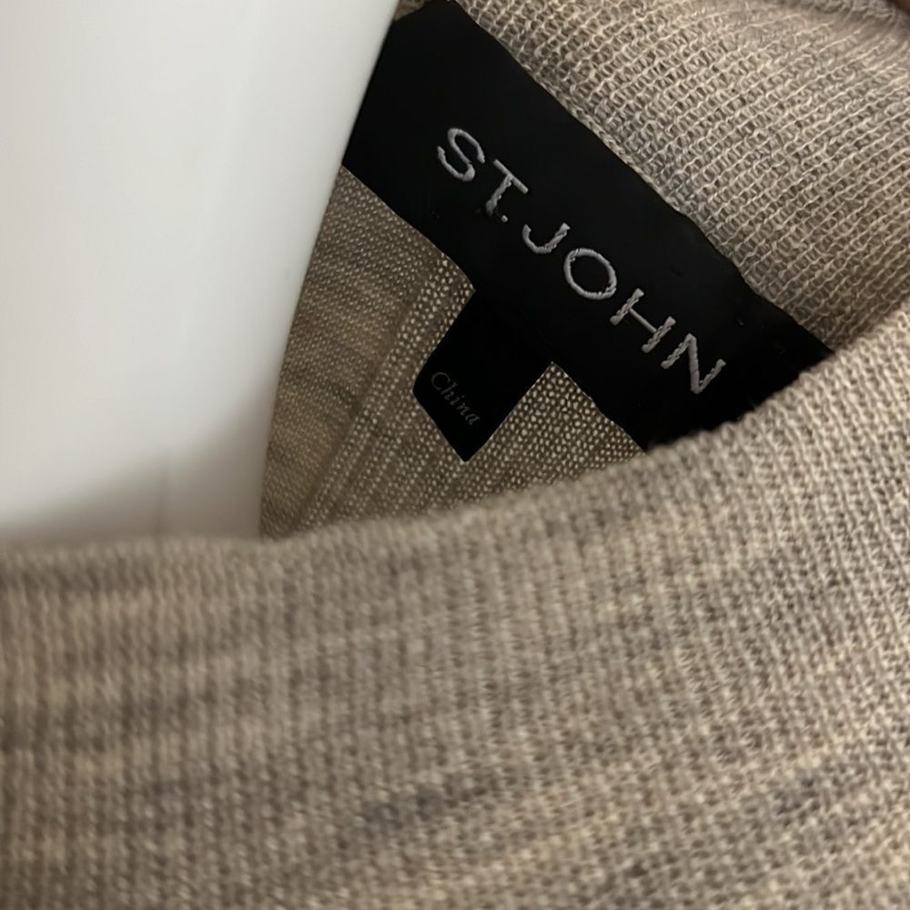 St John Collection Sweater - Picture 2 of 5